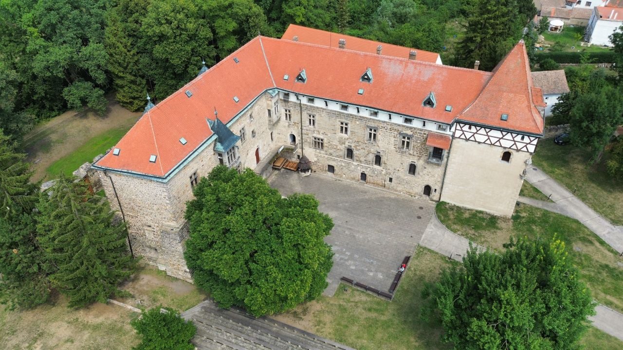 Vodní hrad Budyně nad Ohří